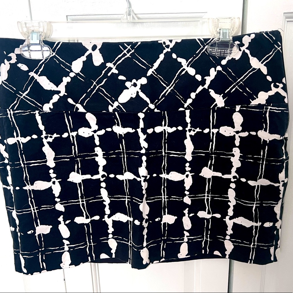 Express Design Studio Mini Skirt - Sz 6 Womens
